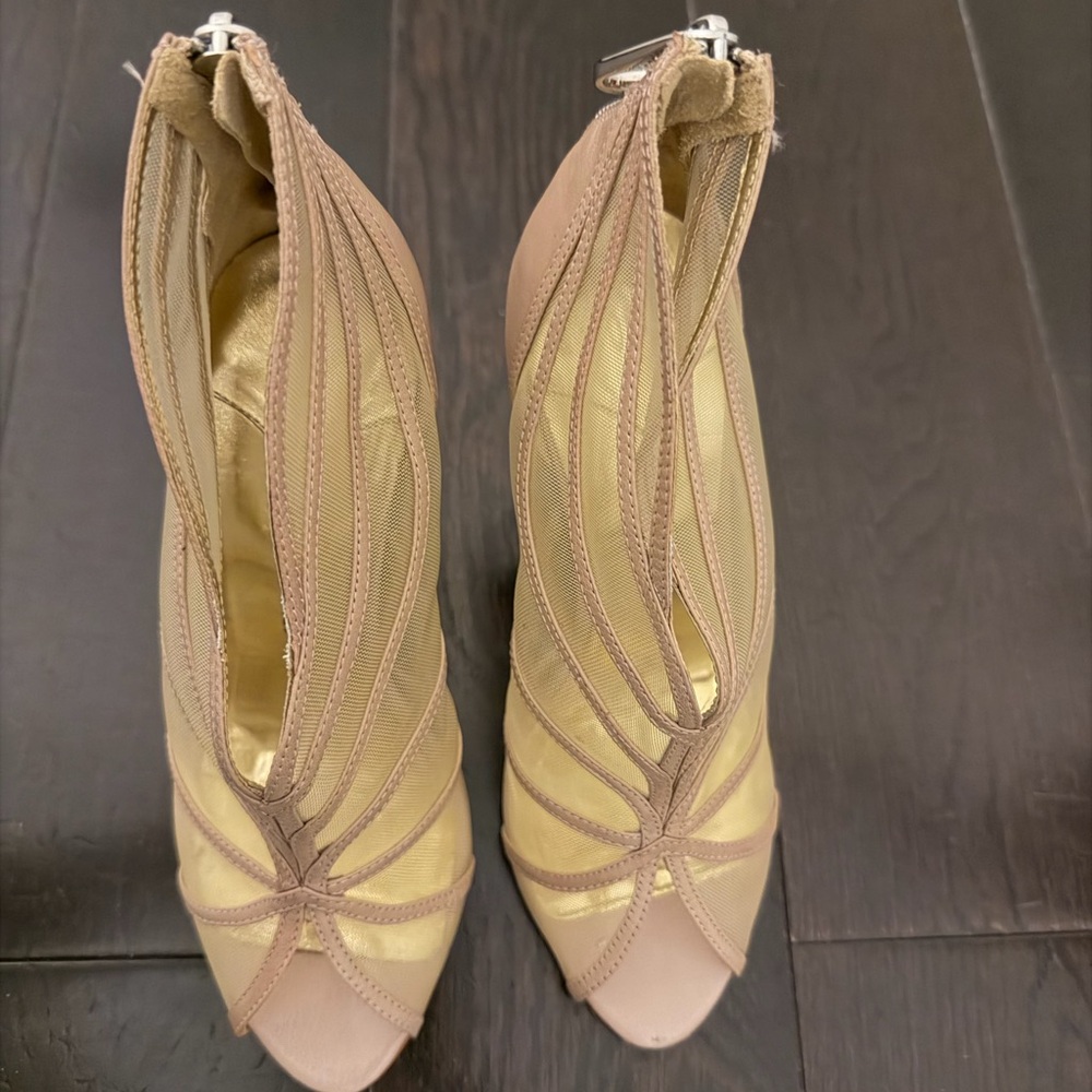 Ted Baker Beige and Gold Heels